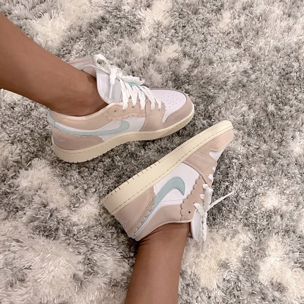 Jordan Women's Shoes Beige and Mint Low Se